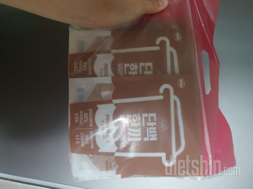 다 먹고 또 시켰어요~ 카카오맛 꿀맛