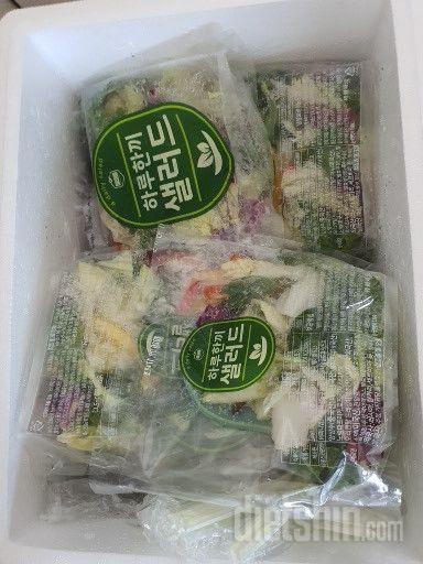차곡차곡 잘 담아서 신선하게 잘 왔어