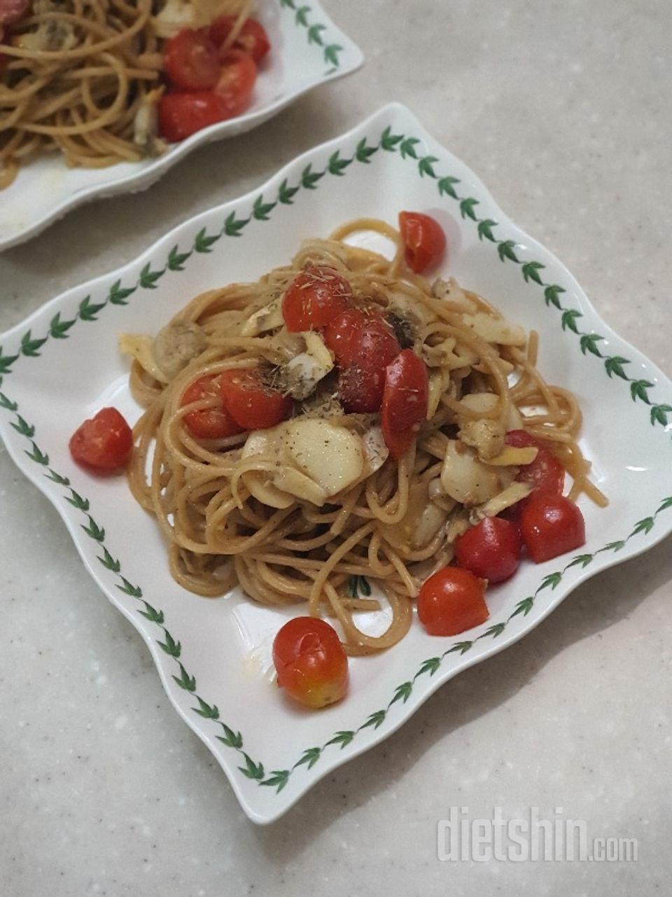 통밀의 꼬소하고 약간 씹는맛이 있는