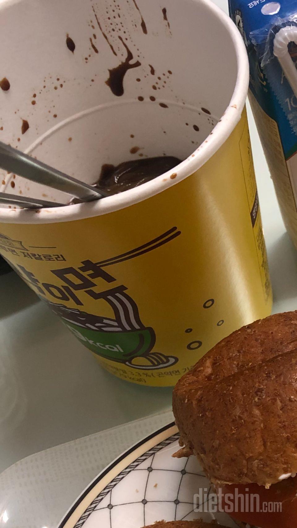 짜장이 맛있다고해서 두개시켰는데...