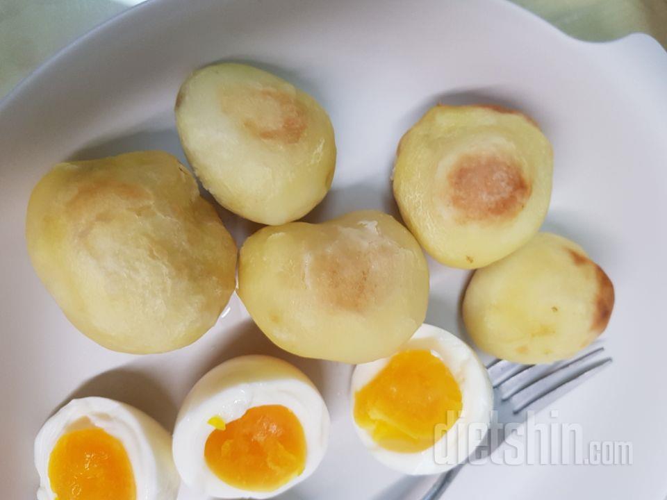 포슬포슬 감자에요!
간이 안되어있는