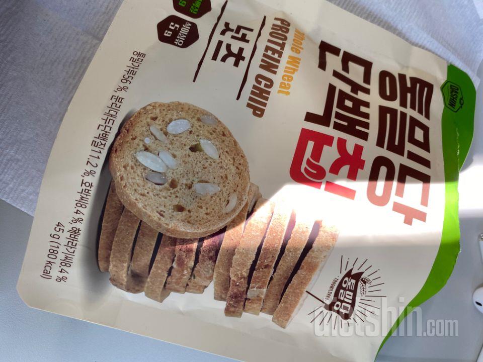 할인 받아서 저렴하게 샀는데 과자 대