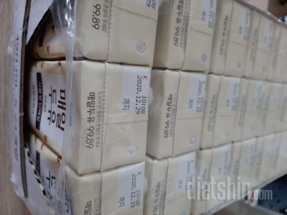 항상 먹는 두유입니다 뒷맛이 깔끔해서