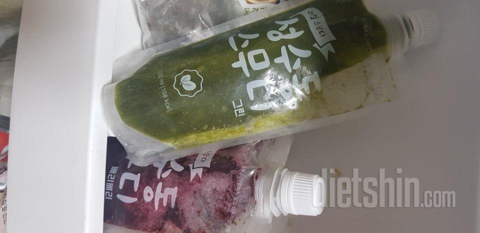 산지 꽤!!!됐는데 아직도 남아있네요