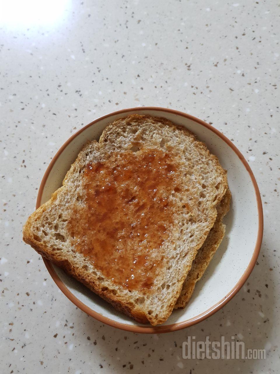 잼 발라먹으니 맛있어요
칼로리도 낮고