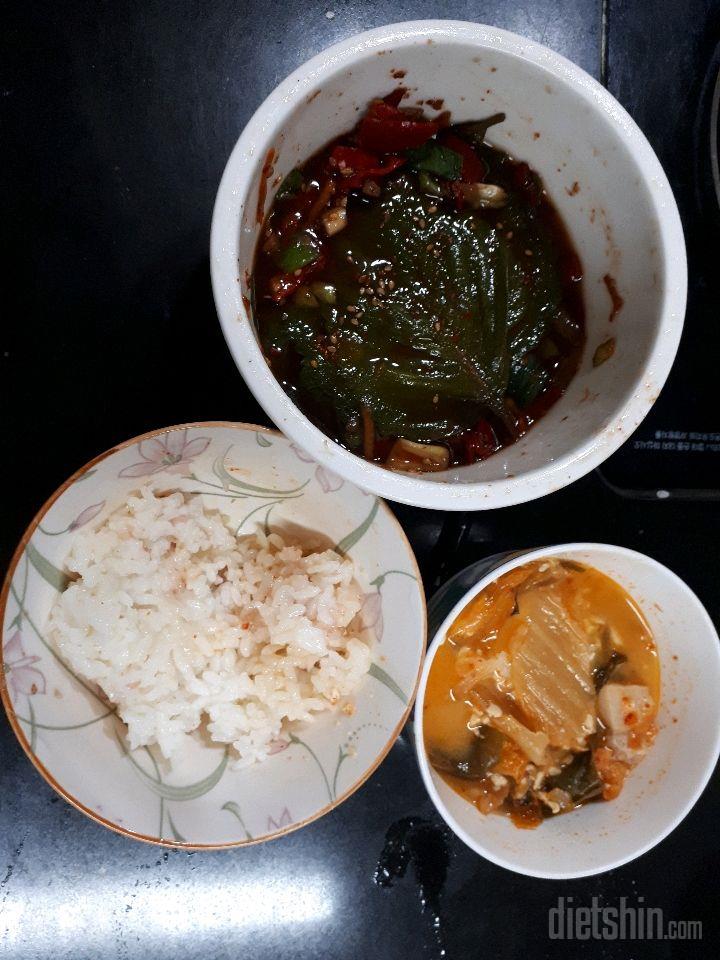 09월 17일( 아침식사 )쌀밥 김치찌개 깻잎장아찌