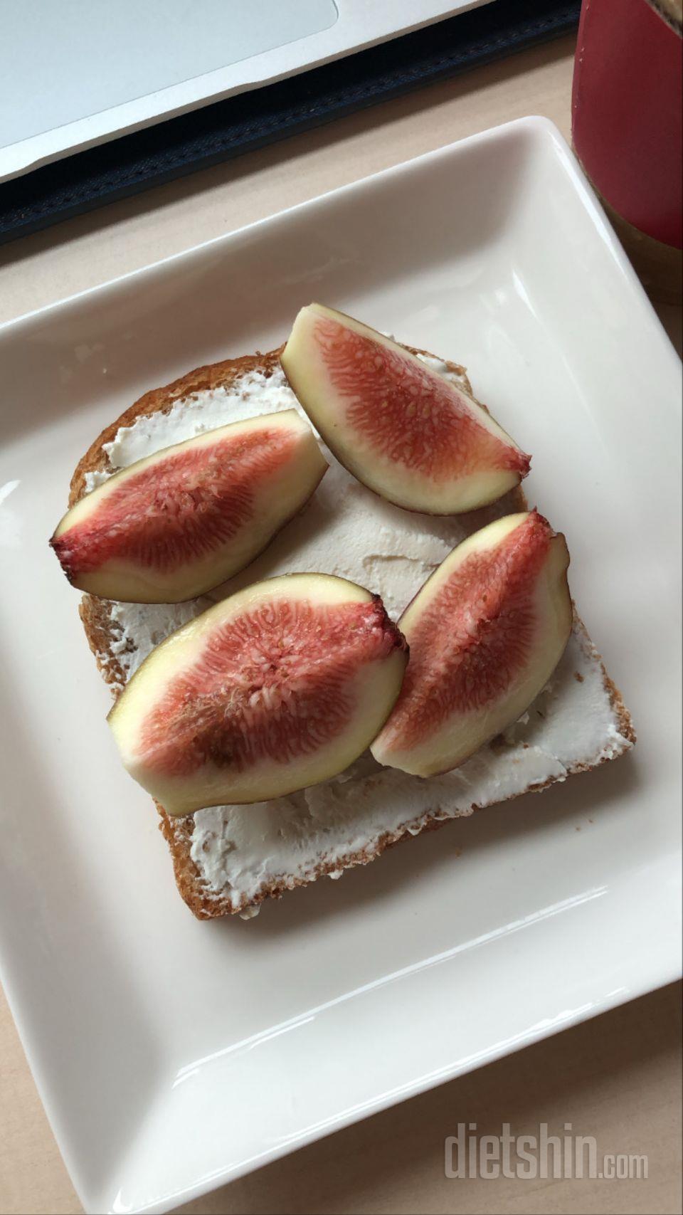 맛있어요!!!! 
이거 살때 같이 산