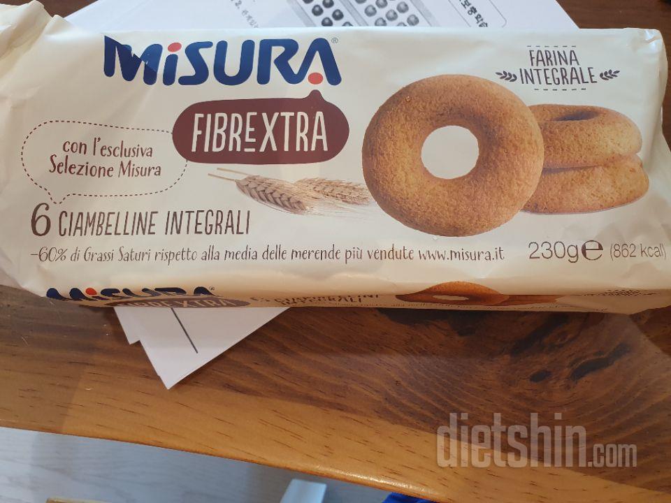 아이가받자마자뜯어보고는맛있다하네요~
