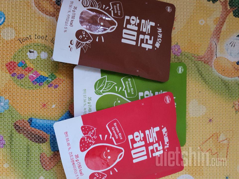 100원의 행복 
맛보기 좋아요
녹차