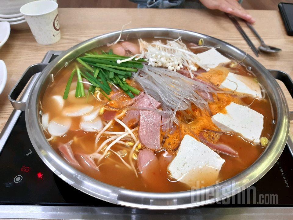 저녁은 부대찌개