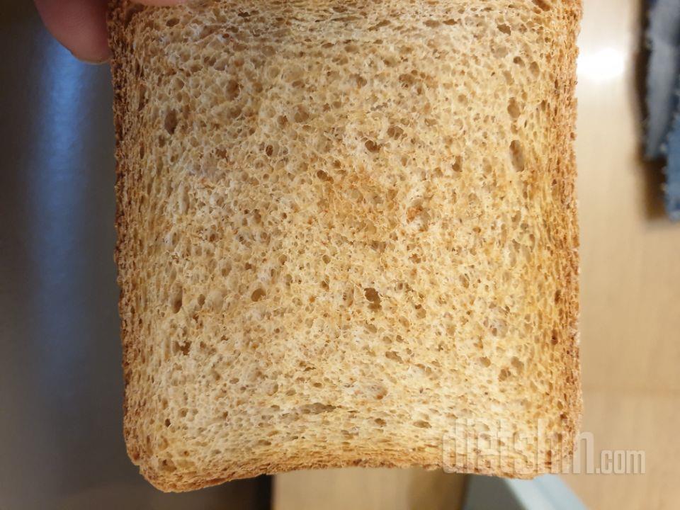 바삭하고 담백하니 맛 있어요. 요기에