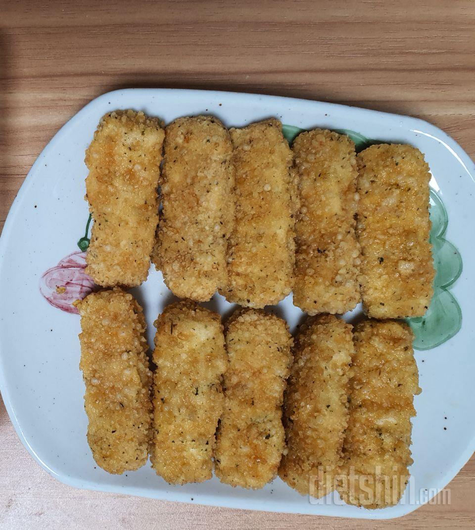 생각보다 너무맛남 치킨먹는거같아요