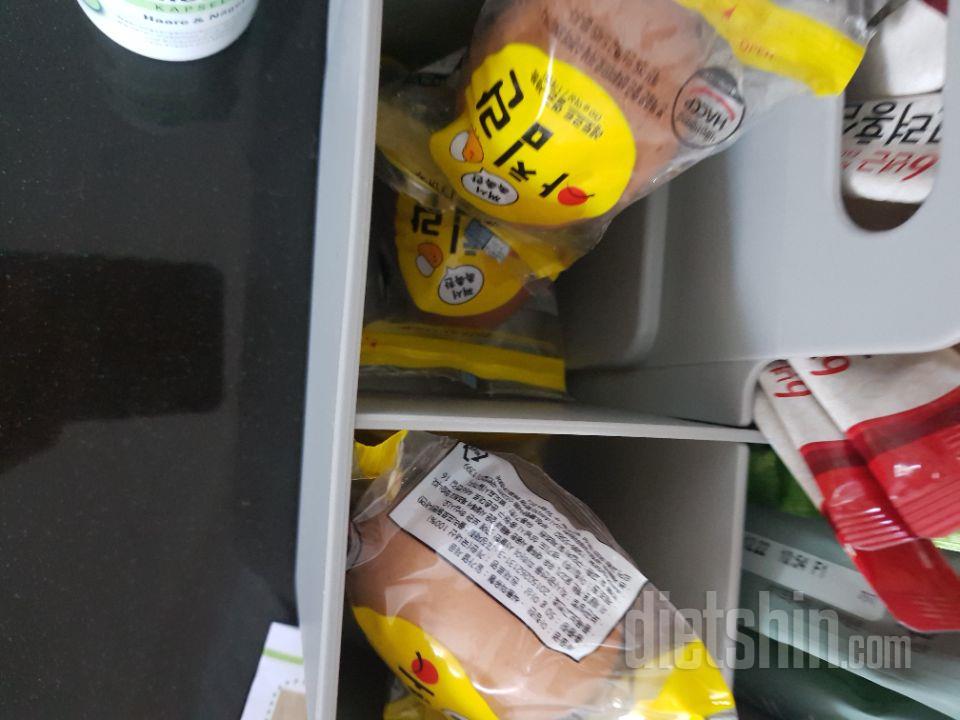 맛있어요 물이생겨서 상했나싶었는데 괜