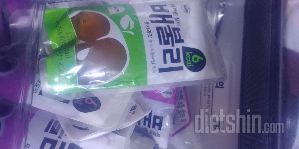 냉장고에 가득~ 이거 진짜 맛있는거