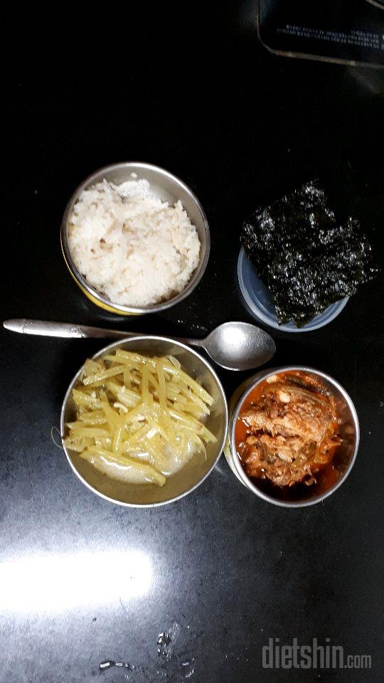 10월 14일( 아침식사 )쌀밥 고구마순국 김 찌게