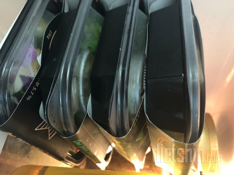 맛있고 양도 넉넉해서
샐러드만 먹음