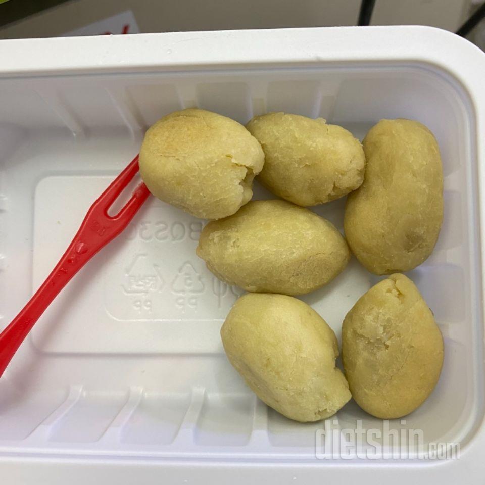 그냥 고구마 뭉친 제품입니다! 밤고마