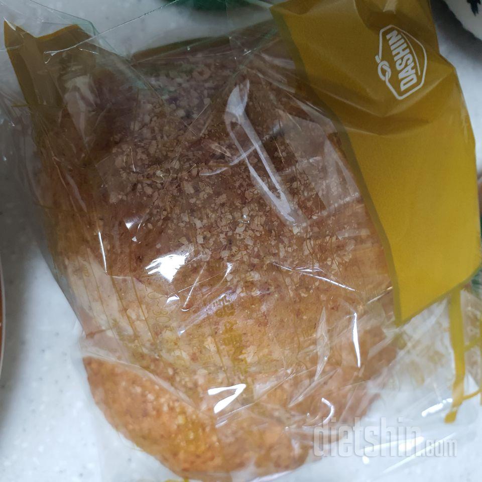 코코넛빵 맛있어요 냉동실에 뒀다가 아