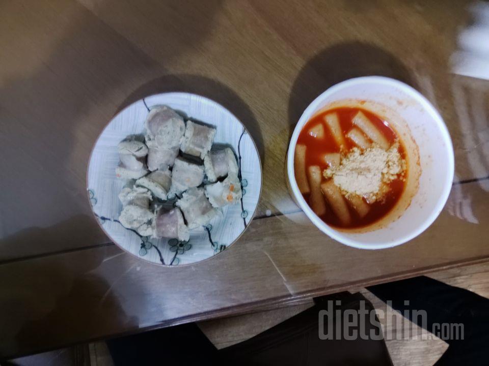 맛괜찮아요! 매운치즈맛으로 시켰는데