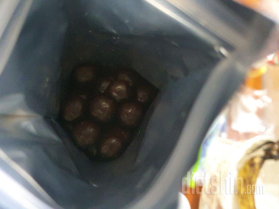 입 심심할때 먹고있어요~~