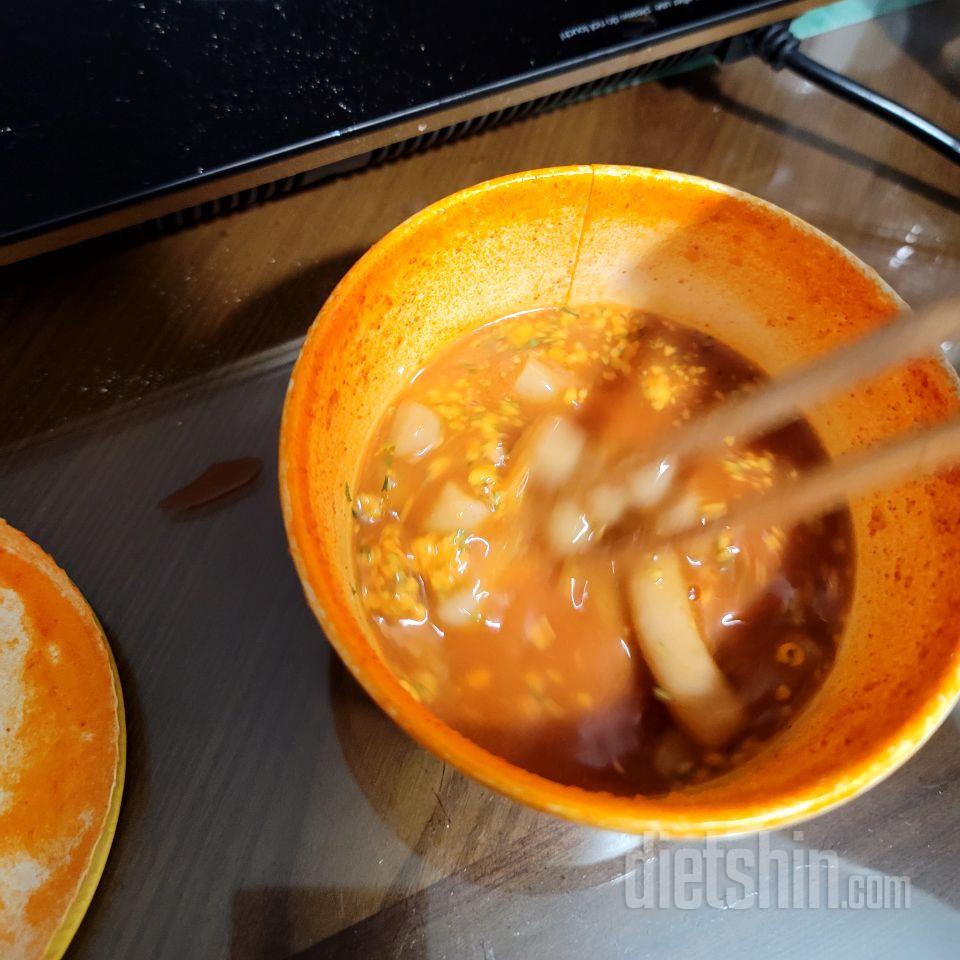 맛있다던데 제입맛엔 아닌것같아요
양념