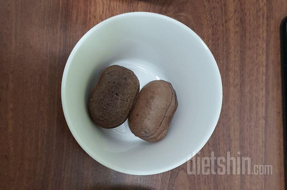 통밀이라 퍽퍽하긴하네유 .. 케찹을