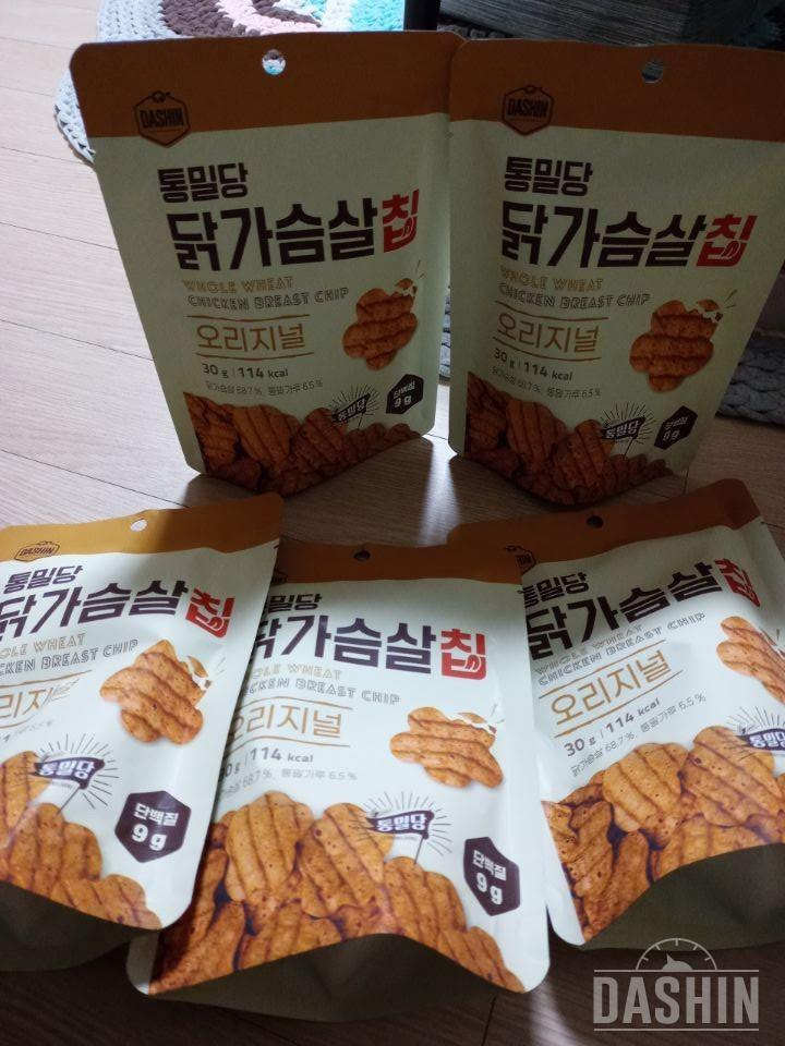 살짝 닭가슴살 맛도 나고 너무 맛잇어