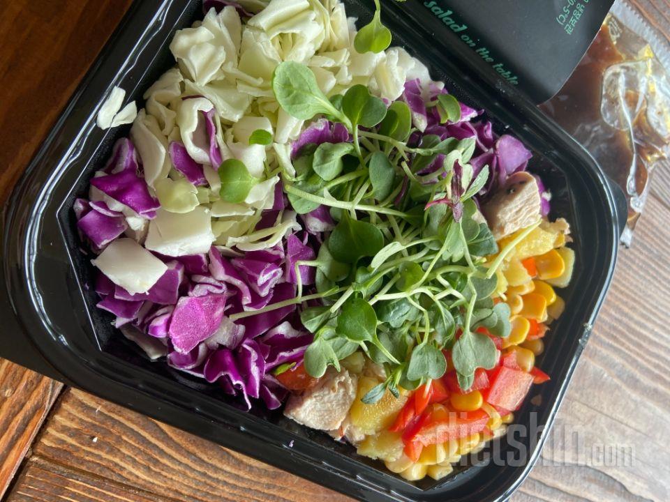 포장도 잘되어있고 샐러드도 신선해요~