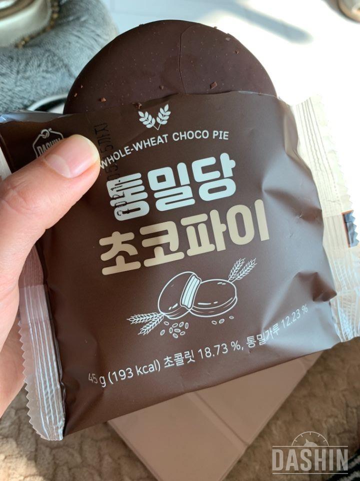 꽤 맛있어요~ 오리지널 초코파이랑은