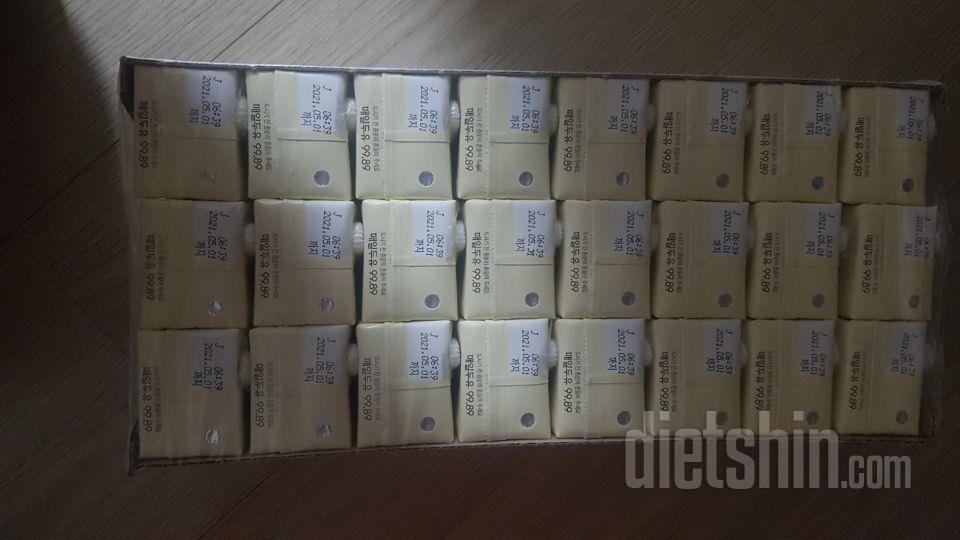 두번째구매입니다.
고소하고 맛있어요.