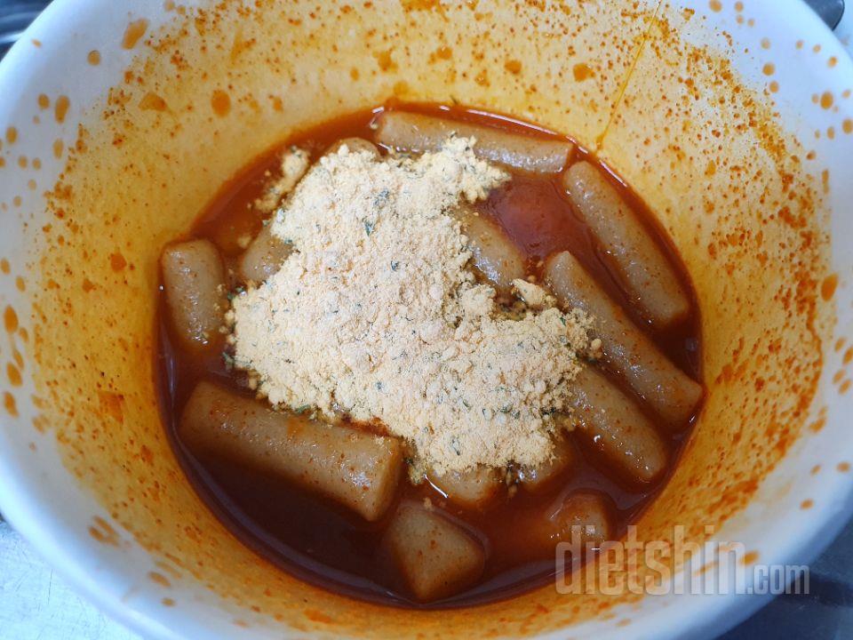 매콤하니 맛있고 식감도 좋아요