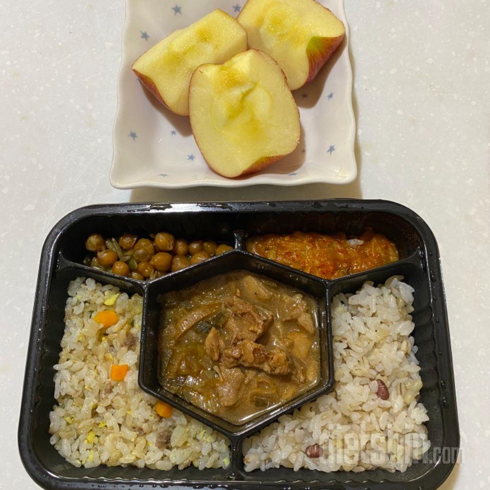 멸치볶음이랑 김치볶음 너무 맛있어서