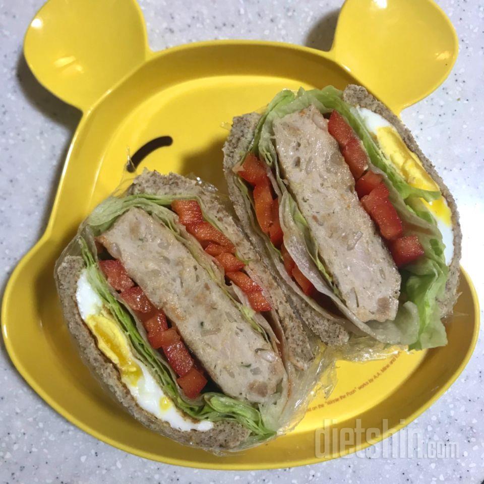 통밀식빵은 항상 시켜요
젤맛있어요👍