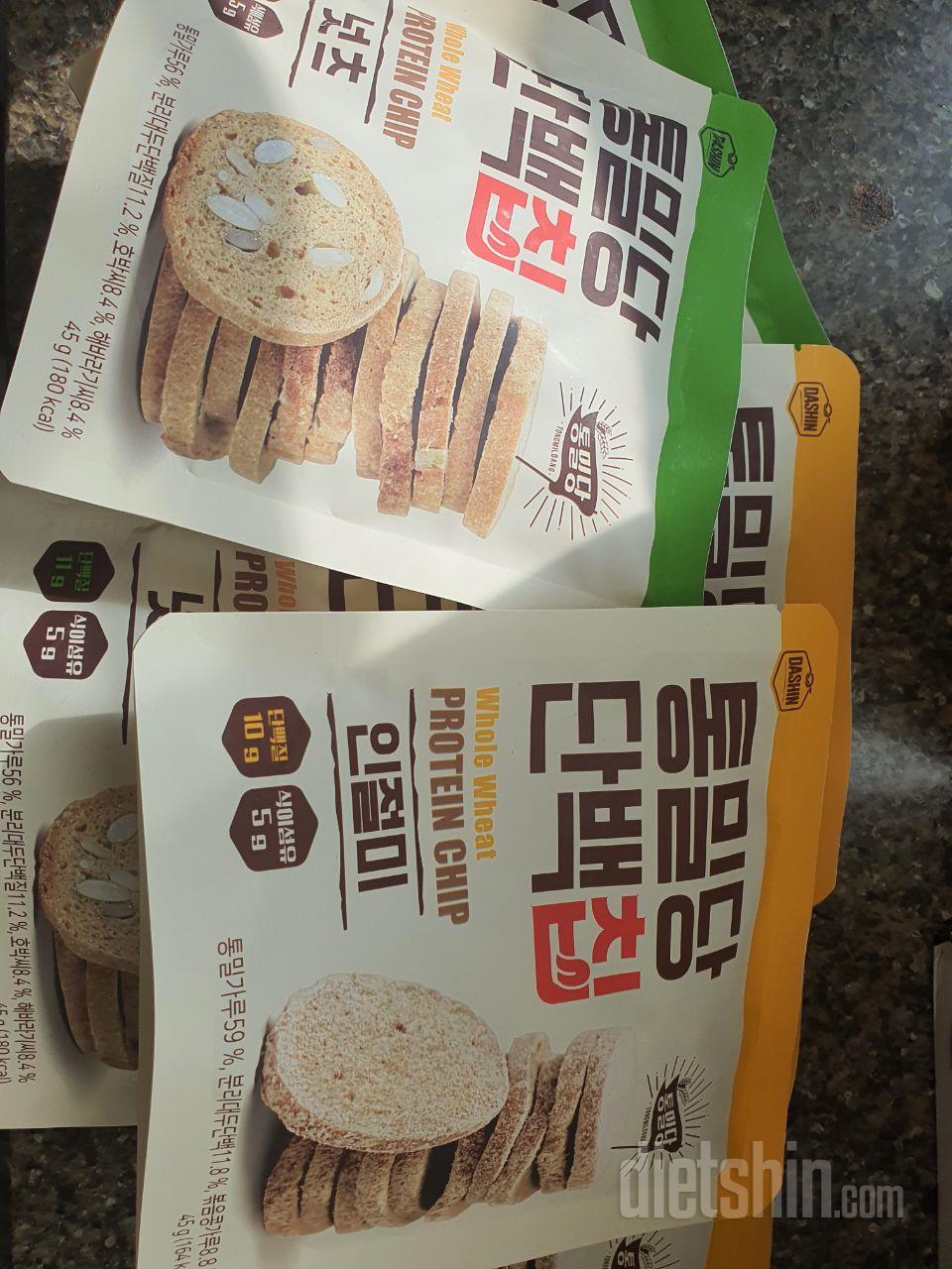 인절미 맛이 제일 맛있어요.
너츠는