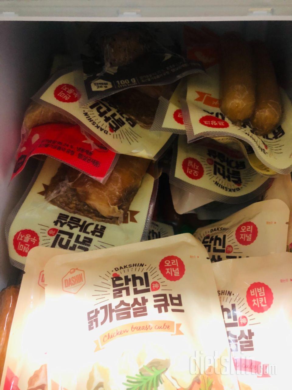 냉동실 채워놓으니 든든하네요~ 
닭가