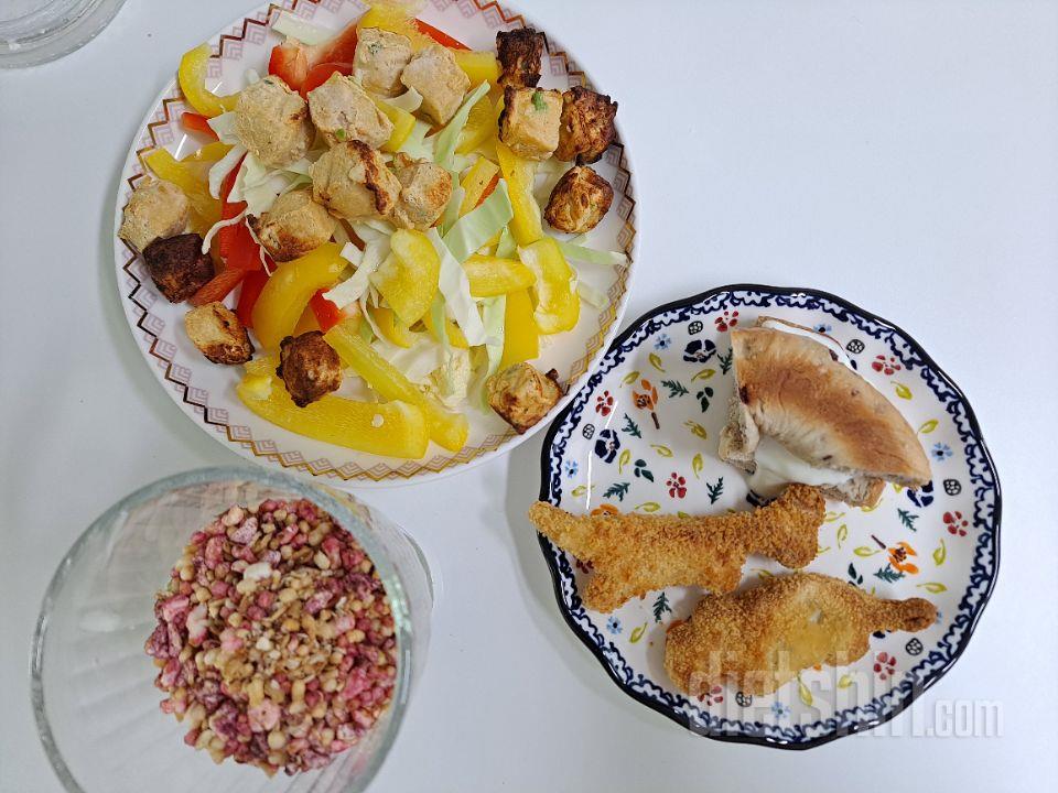 너무 맛있어요 요거트에 먹어요