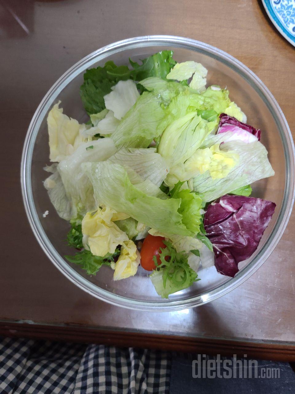 맛은 괜찮은데 채소가 물기 제거가 덜