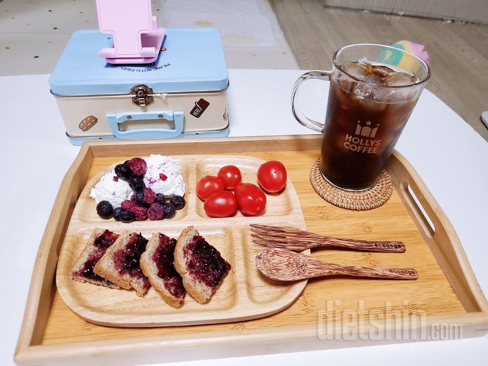 요새 귀찮아서 샌드위치로 끼니때우는데