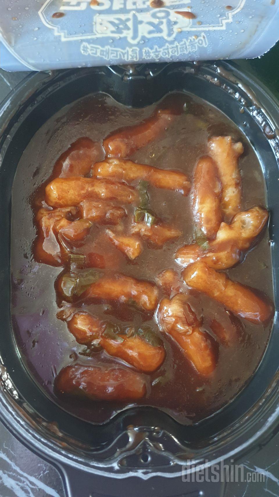 짜장떡볶이 맛있는데 양이 정말 적네요