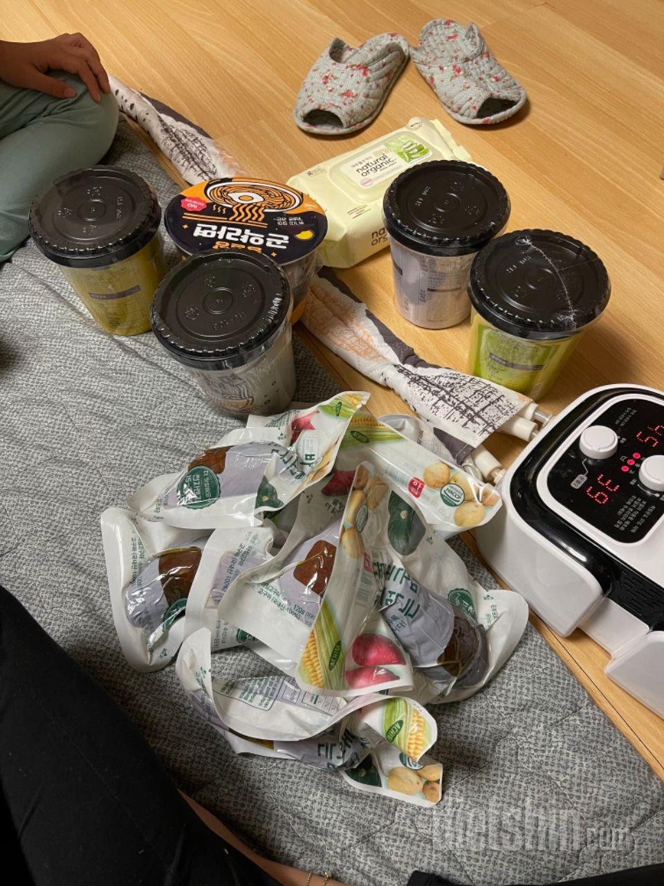 아직 먹어보진 않았지만 생각보다 무겁