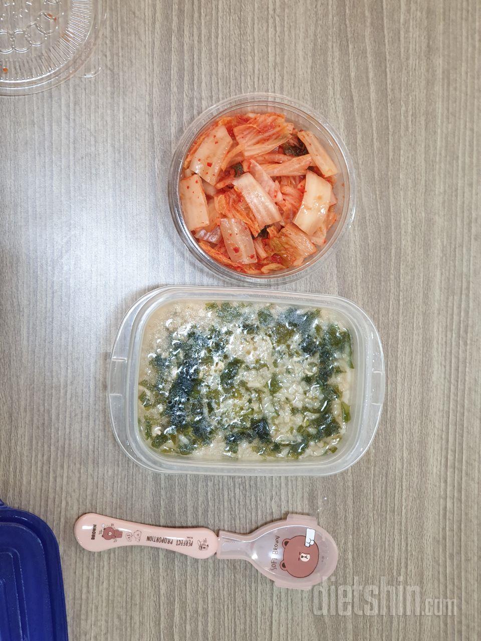 맛있어용!!
특히 추운날 미역국 최고