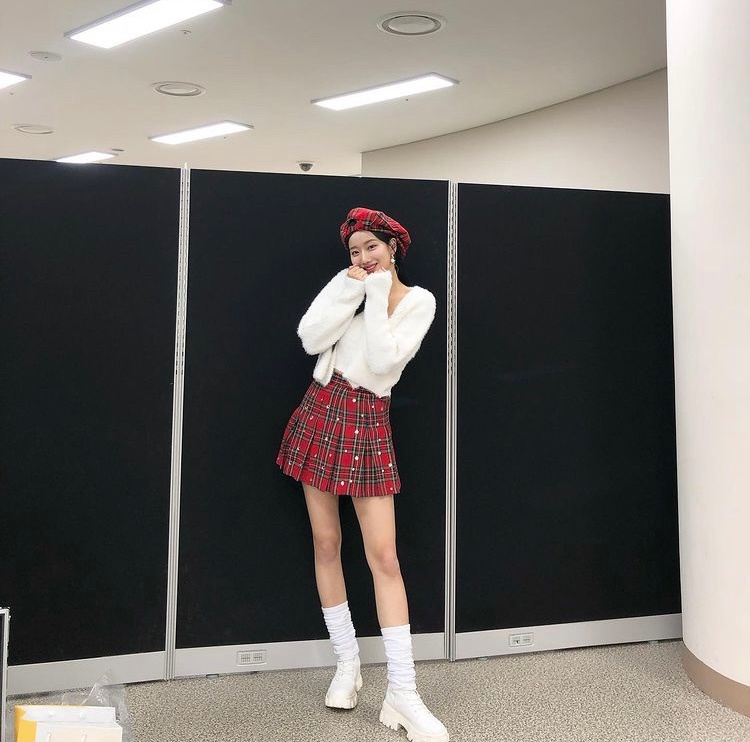 이나은님 다리 정말 이쁘다ㅠㅠ