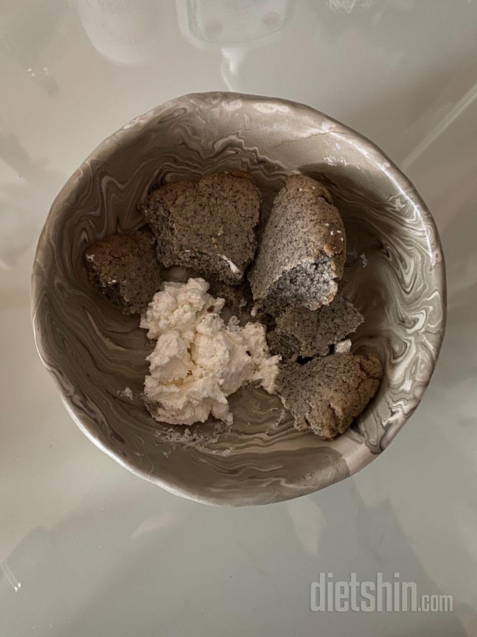 완전 꾸덕꾸덕 정말 리코타같이 밀도가