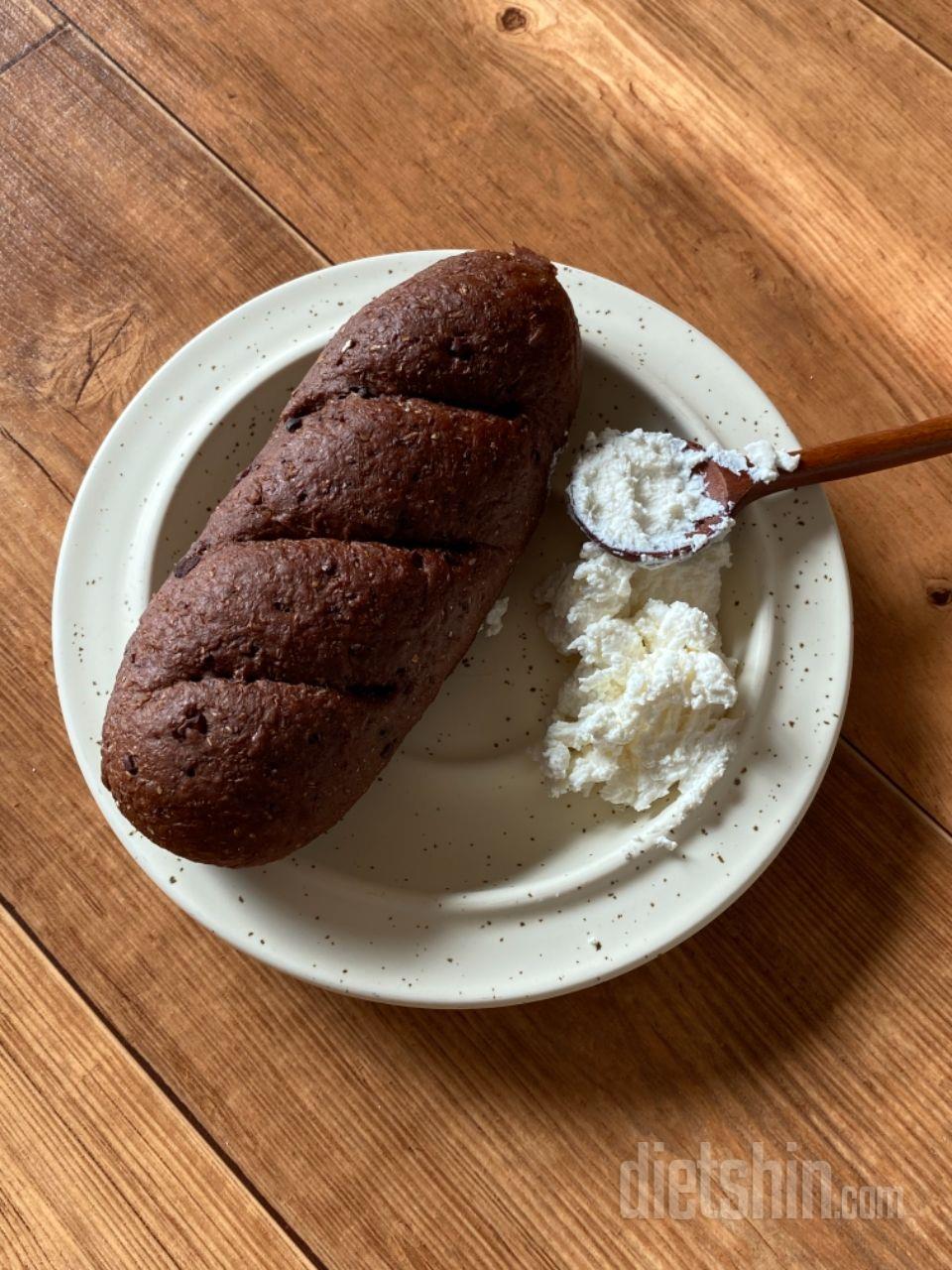 아직 식빵은 먹어보지 못했고 카카오랑