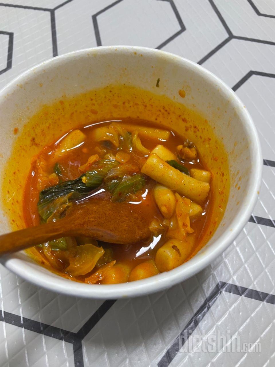 야채도 좀 넣어서 먹었어요! 몇개 사