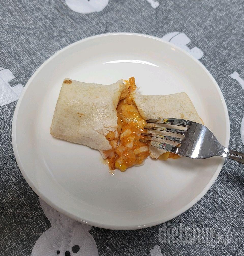 🌽옥수수가 톡톡 씹히는 스윗 칠리 브리또🌮