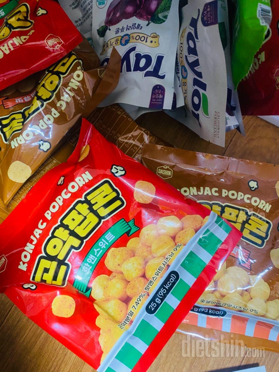 어렸을때 시장에서 팔던 노랑과자맛이나