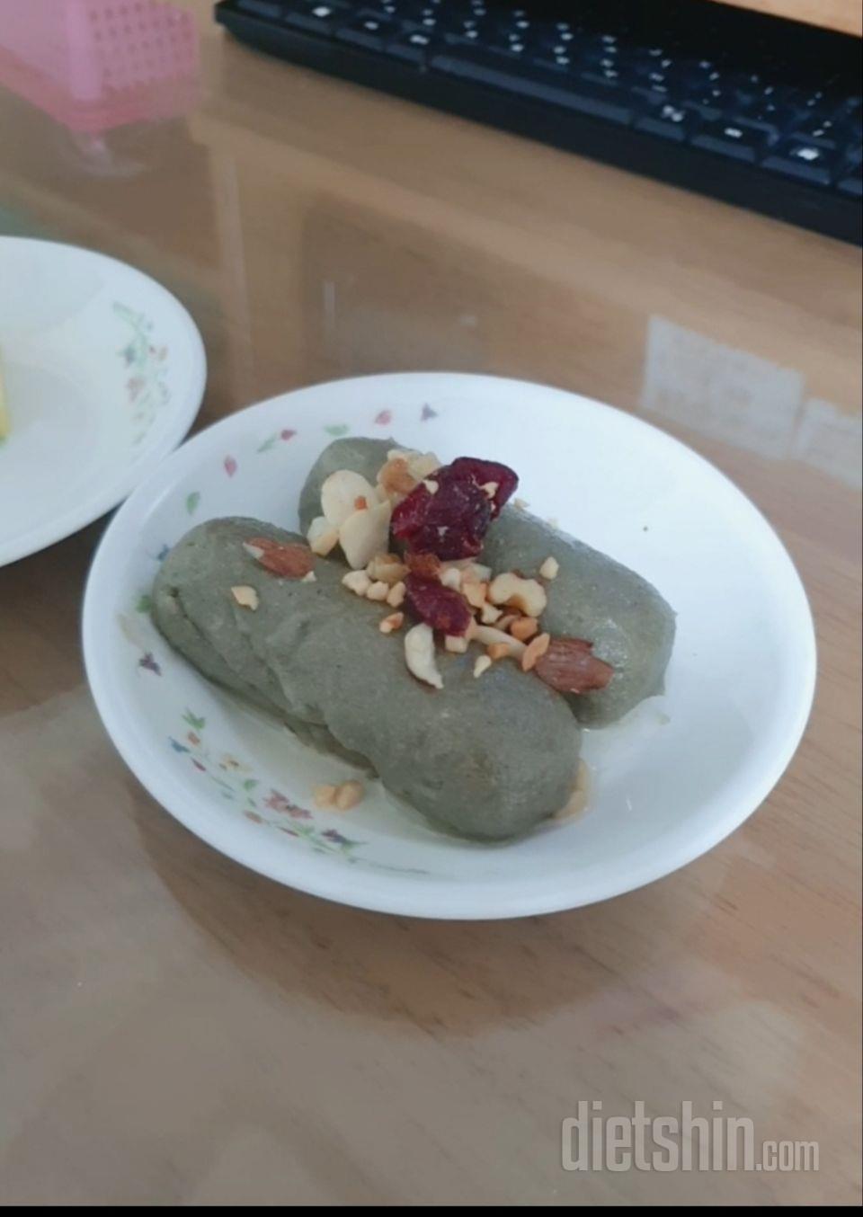 이거 진짜 일단 너무 맛있고
시중떡보