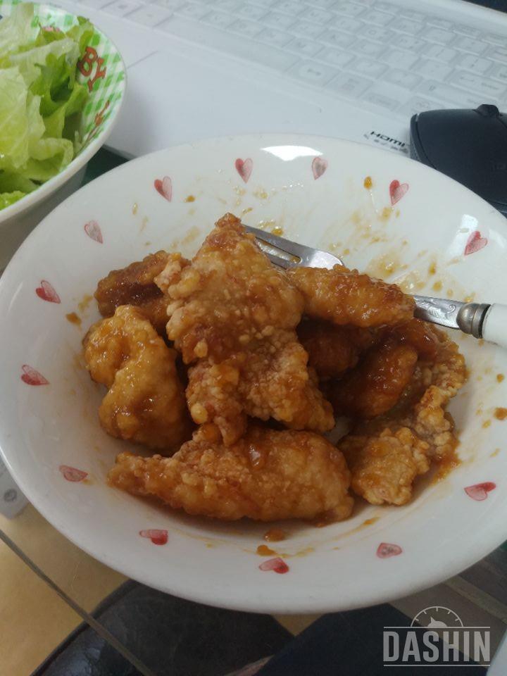 양념치킨도 맛있었는데 마늘간장도 되게