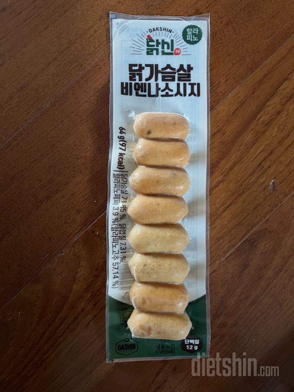 닭가슴살 소시지 특유의 냄새와 맛이